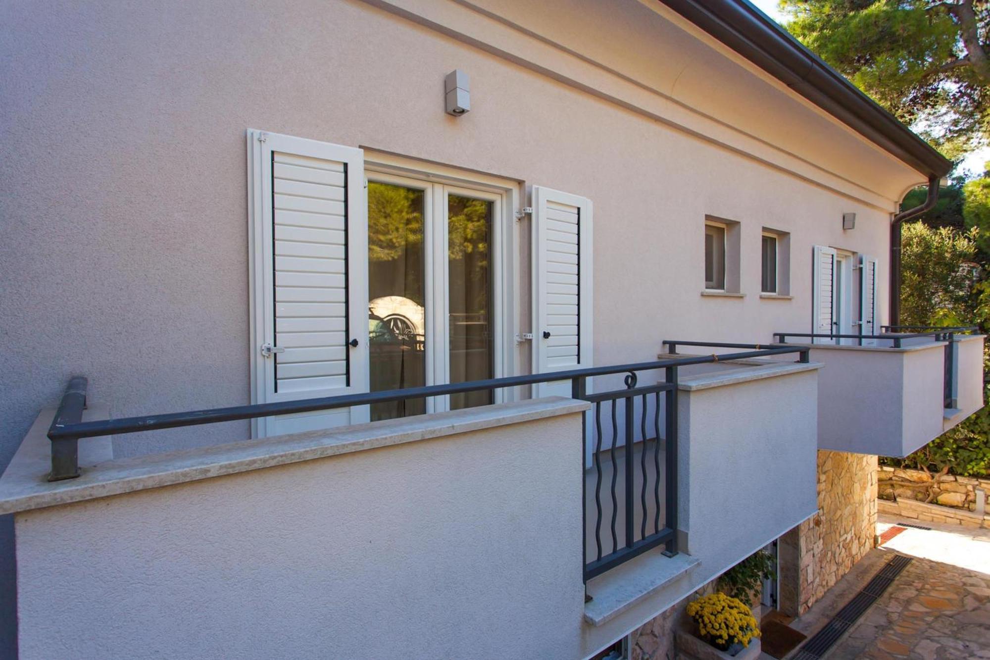 Studio Balcony