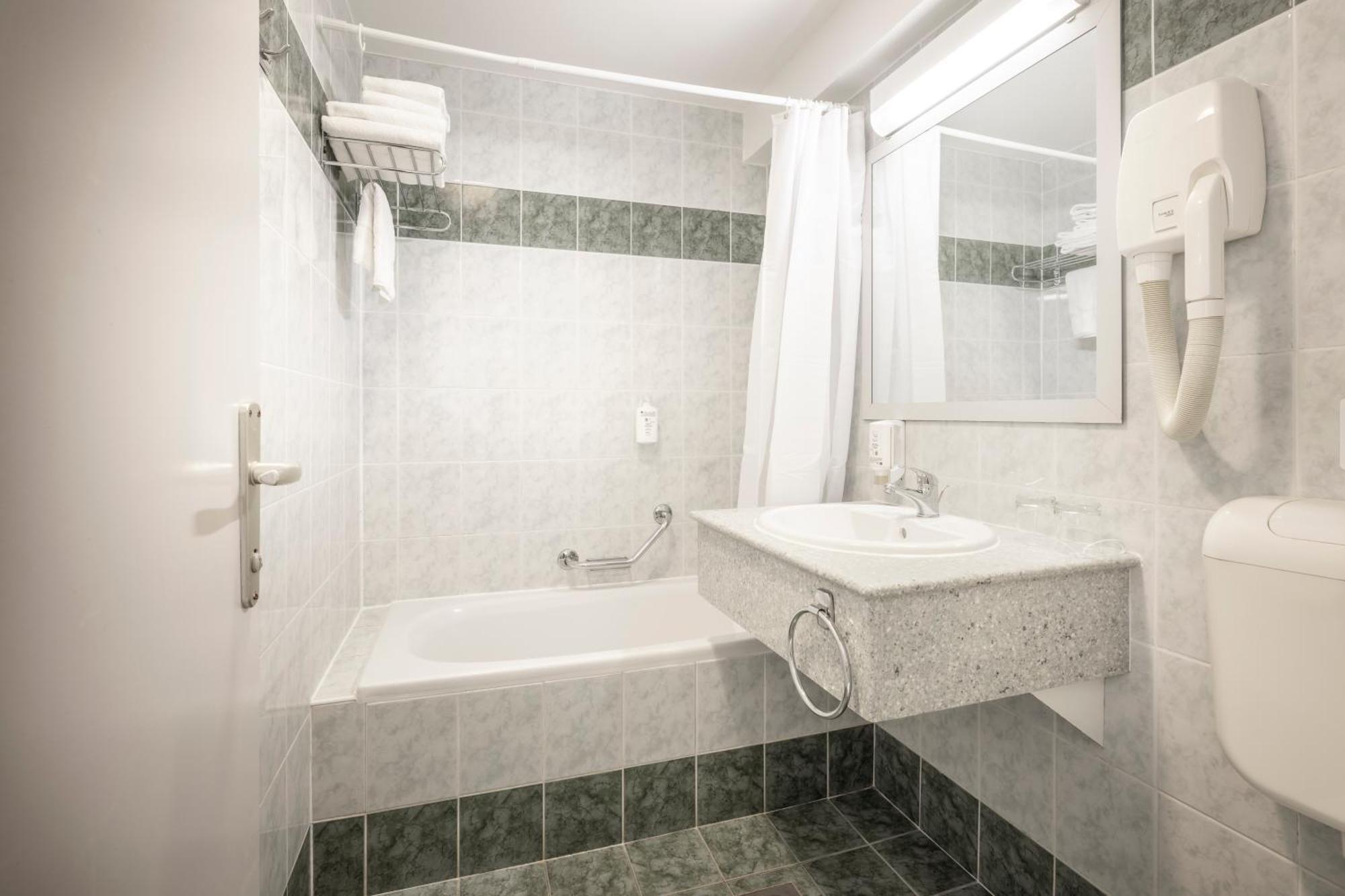 Superior Two-Bedroom Apartment,1671866031:JPEG