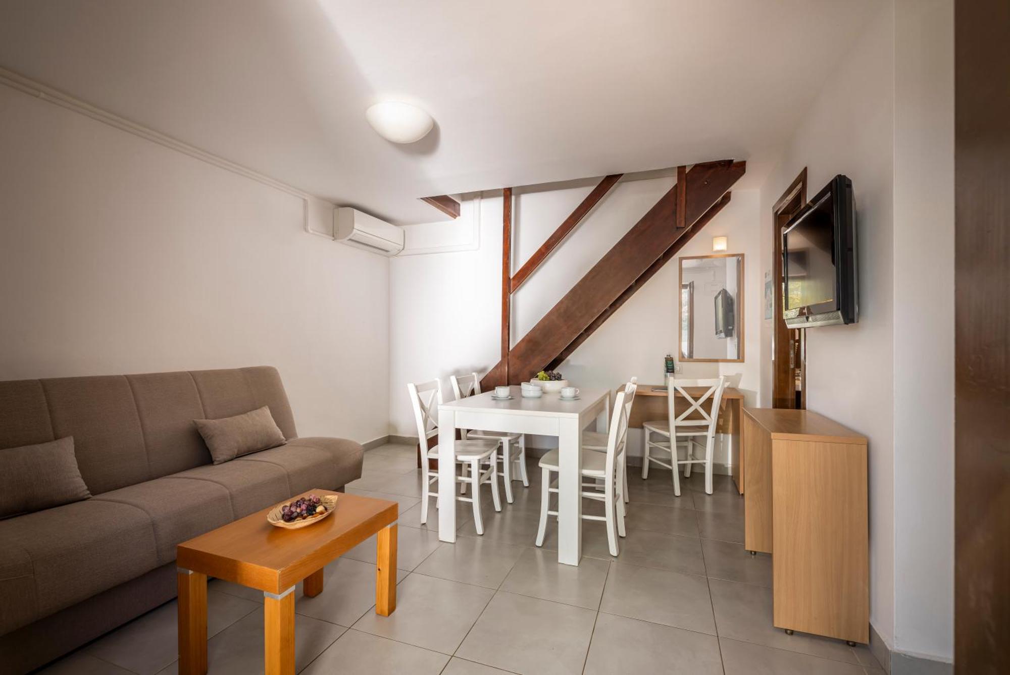 Standard Two-Bedroom Apartment,1671866037:JPEG