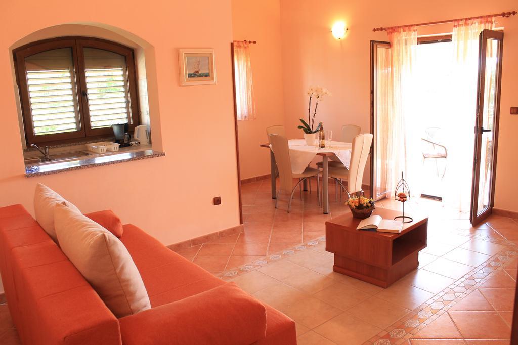 Comfort One-Bedroom Apartment Balcony Sea View