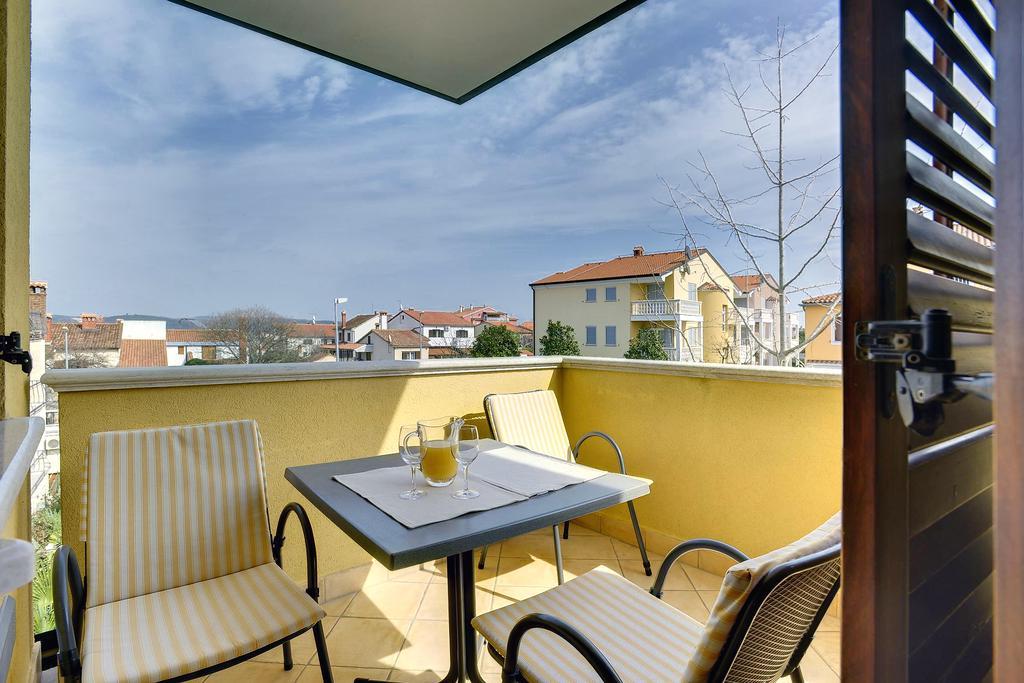 Studio Balcony