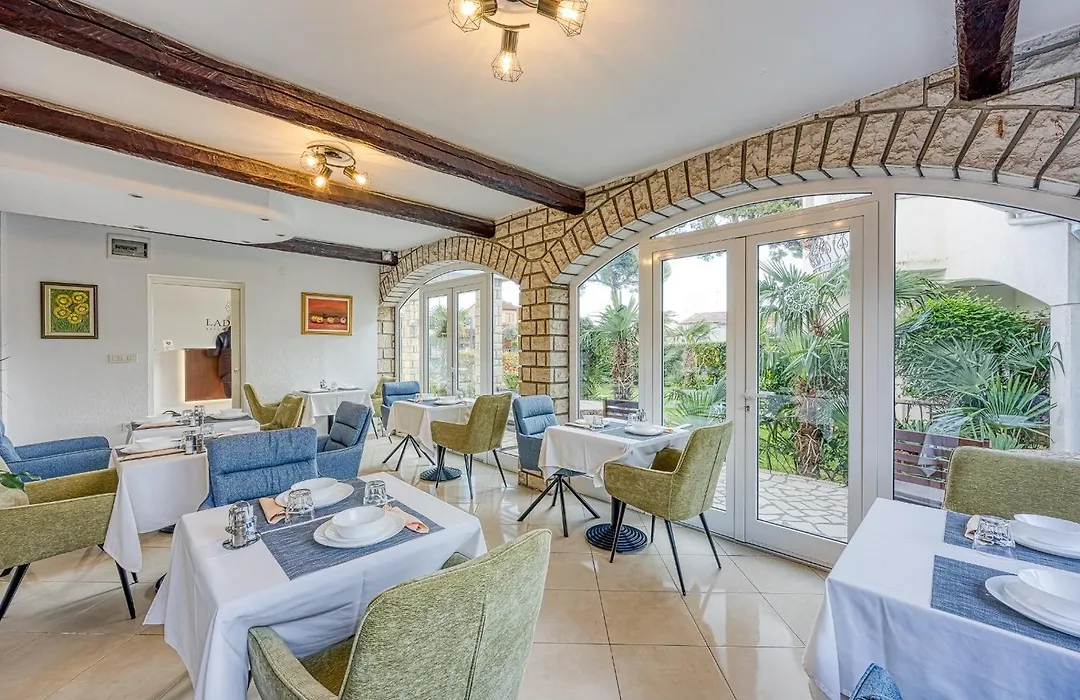 Villa Ladavac B&B-1