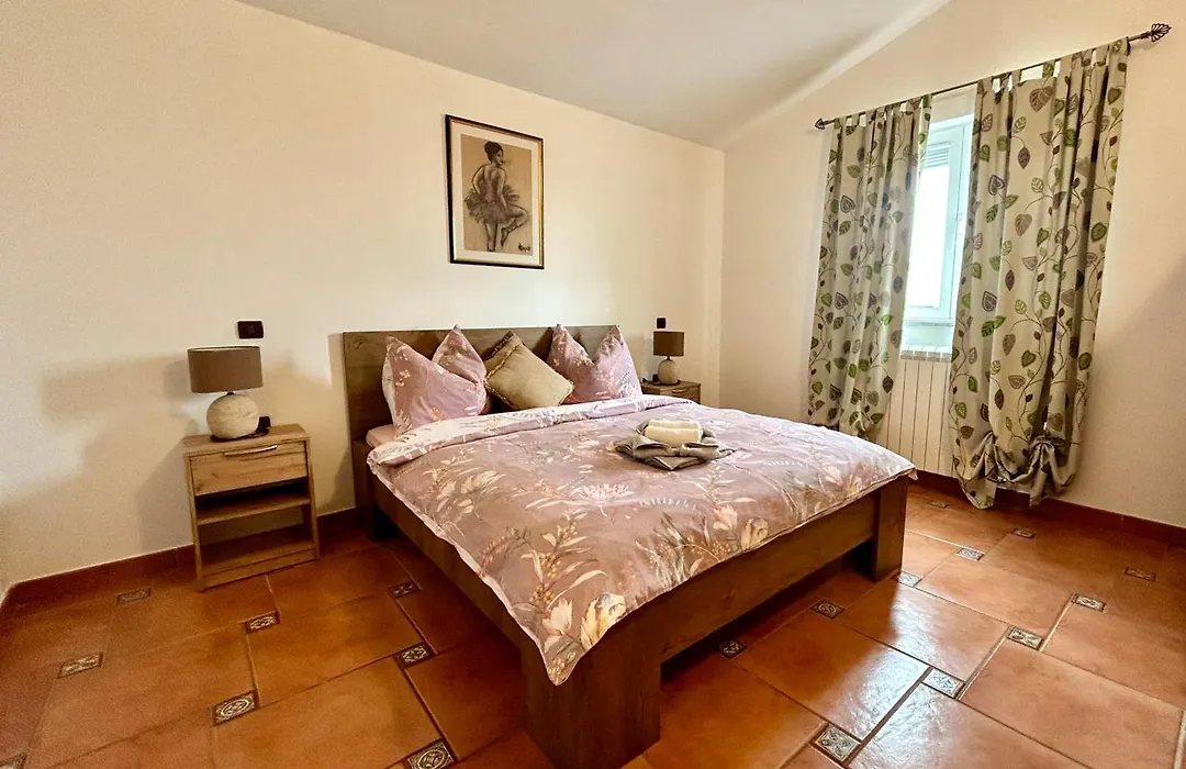 Guest House Casa Mia - Rooms & Apartments-1