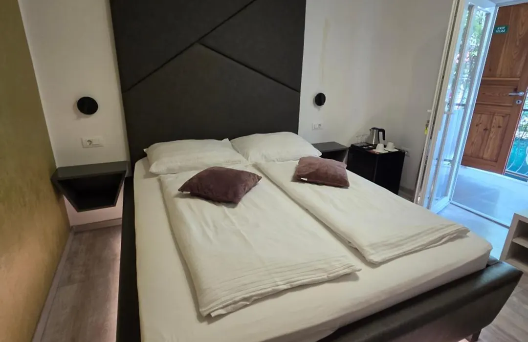 H&H Rooms Rovinj - Adults Only-1