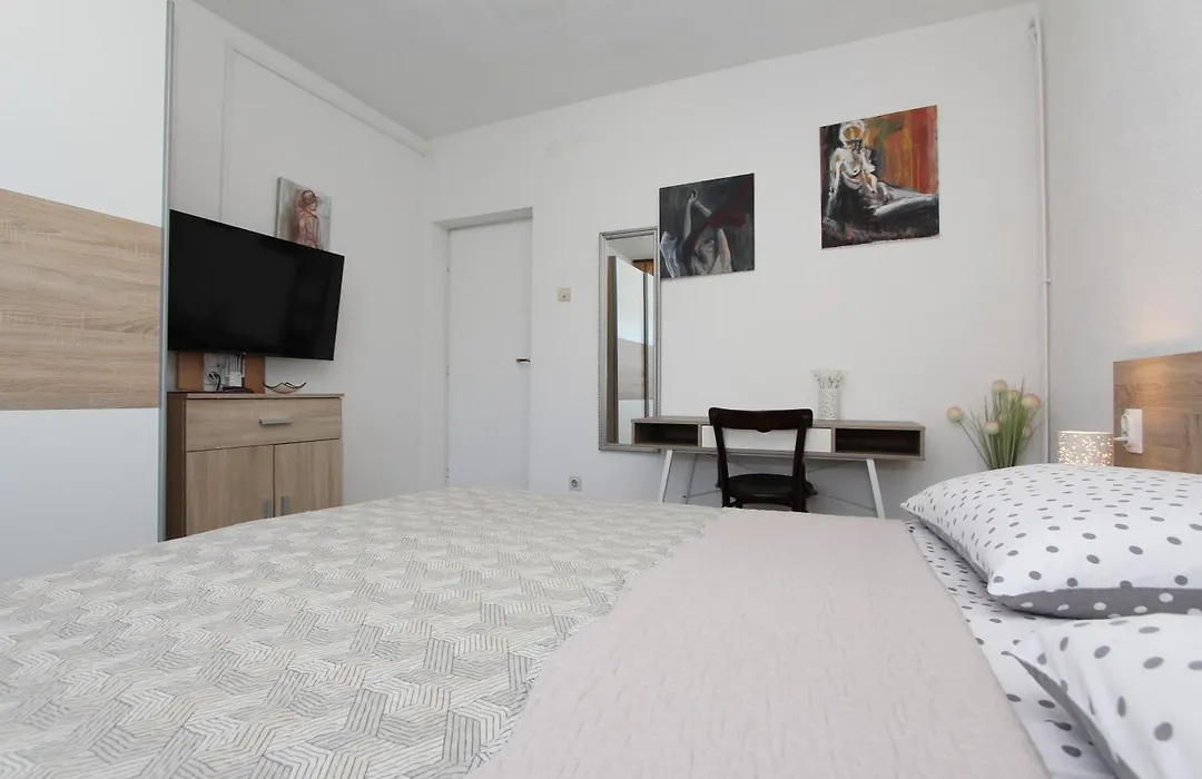 Apartments&Room Eva-1
