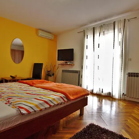 Apartments And Rooms Irena-2