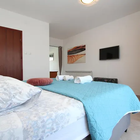 Apartments&Room Silvana-2