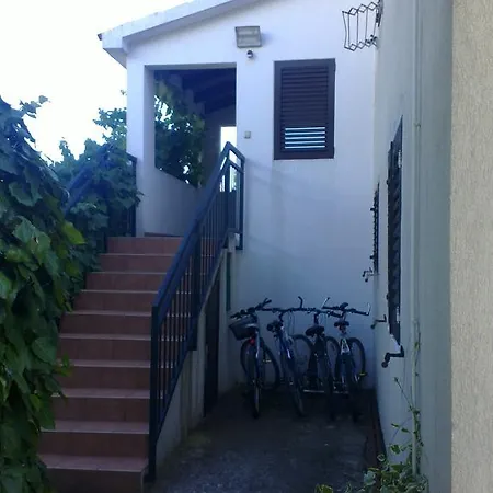 Guest House Jole-2