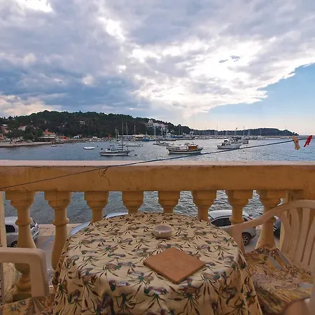 Apartments By The Sea 1050-2